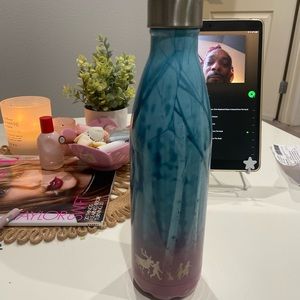 25 Oz S’well Disney Frozen Bottle